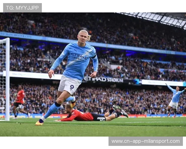 曼城哈兰德接应远射补射命中