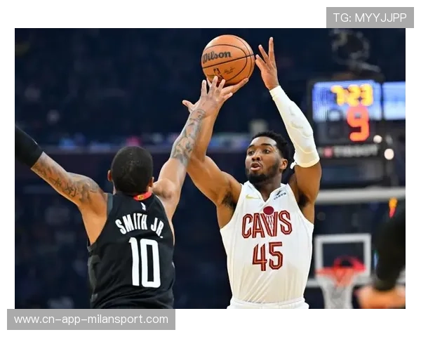 米切尔连续造出突破机会，骑士攻势凶猛